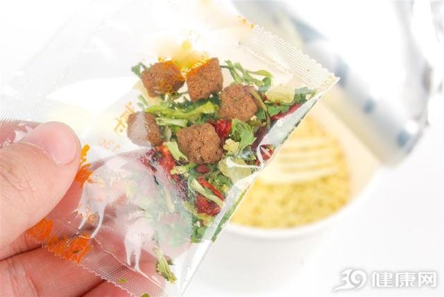 方便面的防腐劑太多，“毒性”有多強？多年的疑惑，終于有了結論