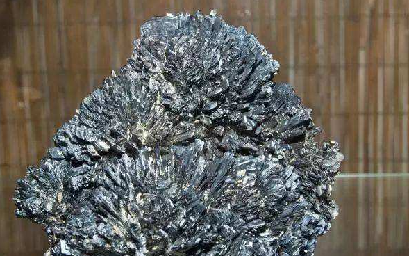 元素周期表中51號元素是什么？有什么罵人梗？